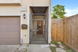 5343 Kiam St in Houston, TX - Building Photo - Building Photo
