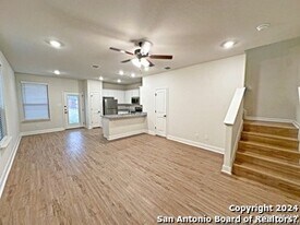 13823 Enzo Gate in San Antonio, TX - Building Photo