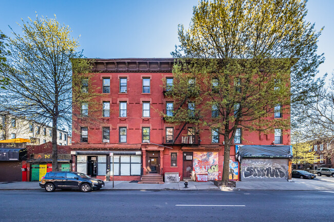 211 Macdonough St in Brooklyn, NY - Building Photo - Building Photo