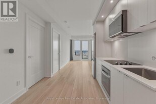 60 Central Park Roadway in Toronto, ON - Building Photo