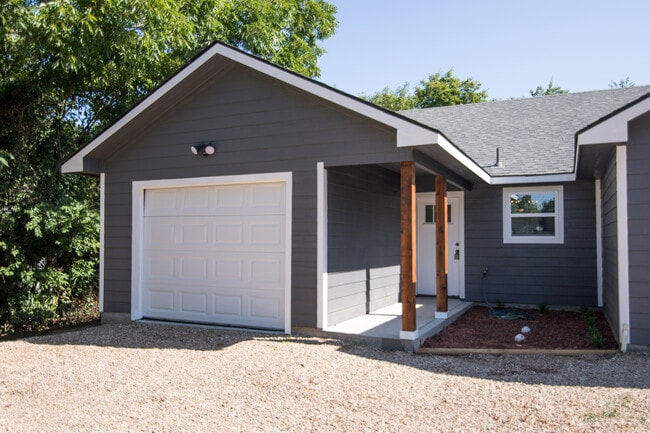304 E Bells Blvd, Unit 304
