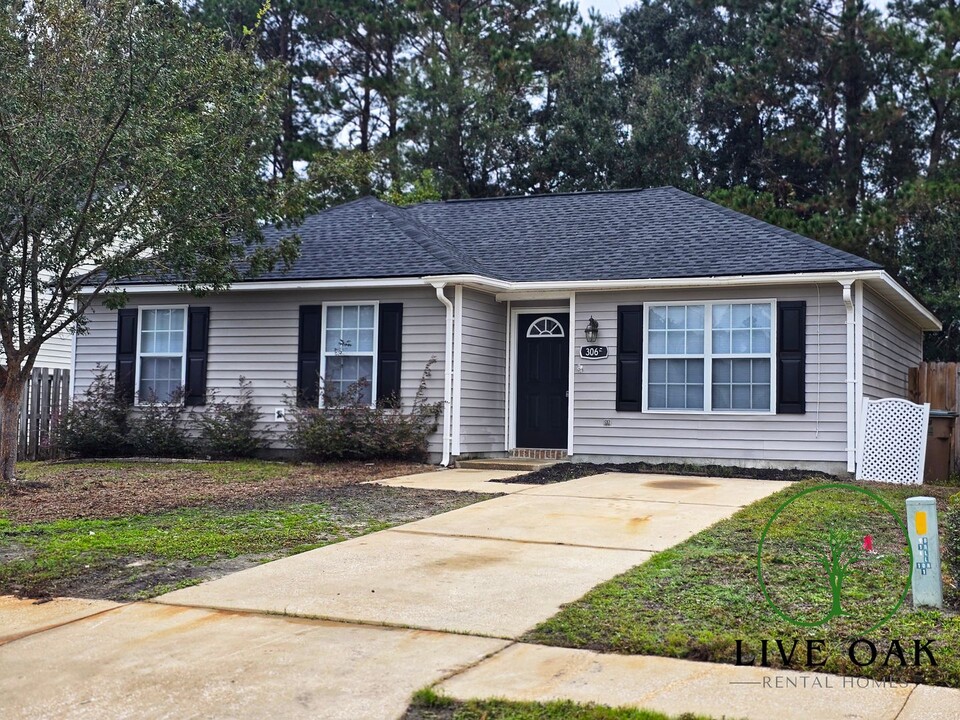 3065 Rushing St in Richmond Hill, GA - Building Photo