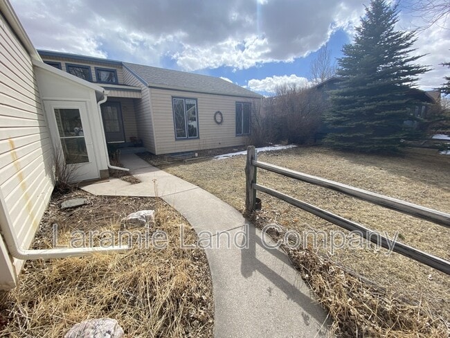 2664 W Jefferson St in Laramie, WY - Building Photo - Building Photo