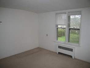 234 E McCormick Ave, Unit Upper in State College, PA - Building Photo - Building Photo