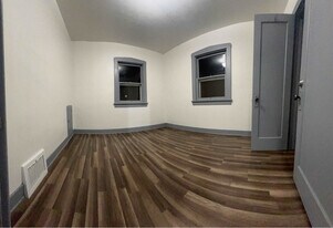 8671 S State St in Sandy, UT - Building Photo