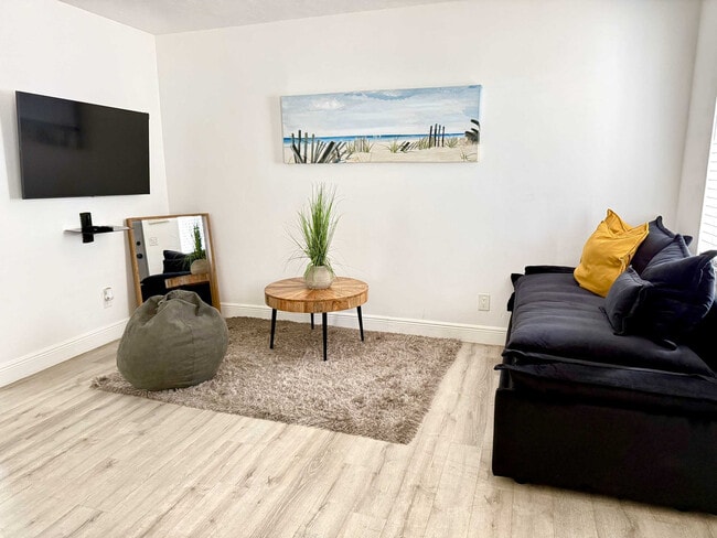 329 Madison St in Hollywood, FL - Building Photo - Building Photo