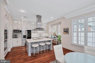 705 Lyles Ln in Alexandria, VA - Building Photo - Building Photo