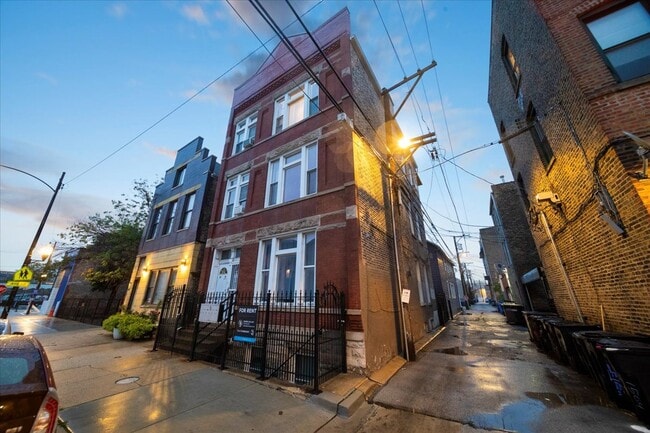 1711 S Laflin St in Chicago, IL - Building Photo - Building Photo