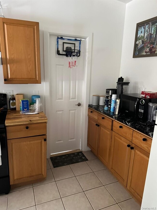 56 Millspaugh Ln in Bardonia, NY - Building Photo - Building Photo