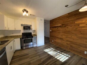 9618 Sugar Hill Dr in Austin, TX - Building Photo - Building Photo