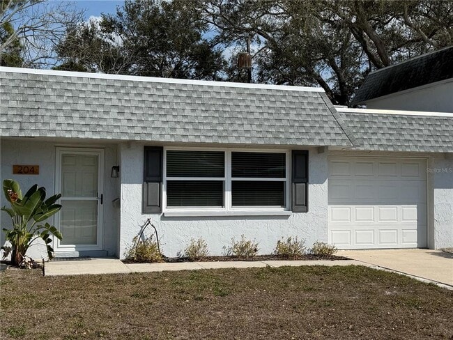 204 Mindy Dr in Largo, FL - Building Photo - Building Photo