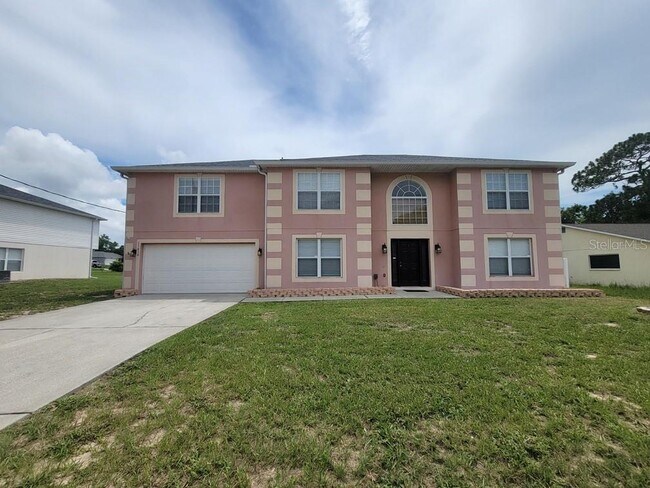 11410 Elgin Blvd in Spring Hill, FL - Building Photo - Building Photo