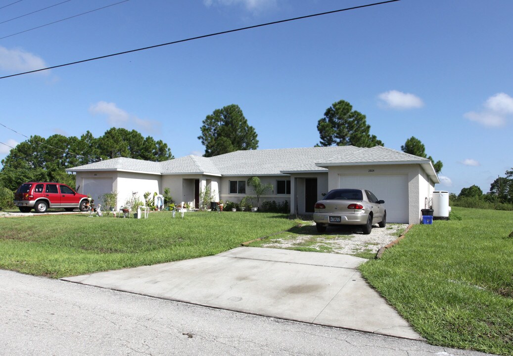 2804 Hawalaska St in Lehigh Acres, FL - Building Photo