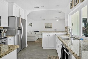 5220 NE 26th Ave in Fort Lauderdale, FL - Building Photo