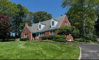 77 Jamaica Ave in Holtsville, NY - Building Photo