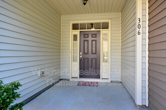 306 Rose Walk Ln in Carrboro, NC - Building Photo - Building Photo