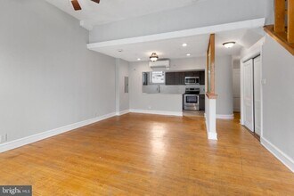 707 W Girard Ave in Philadelphia, PA - Building Photo - Building Photo