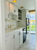 11790 SW 18th St in Miami, FL - Building Photo