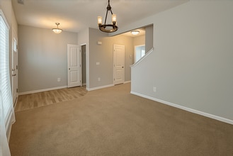 240 Irongate Dr in Englewood, OH - Building Photo - Building Photo