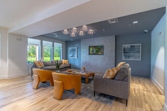Saunders Lakefront Living in Mount Dora, FL - Foto de edificio - Building Photo
