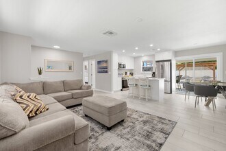 4830 Cortez Cir in Naples, FL - Building Photo - Building Photo