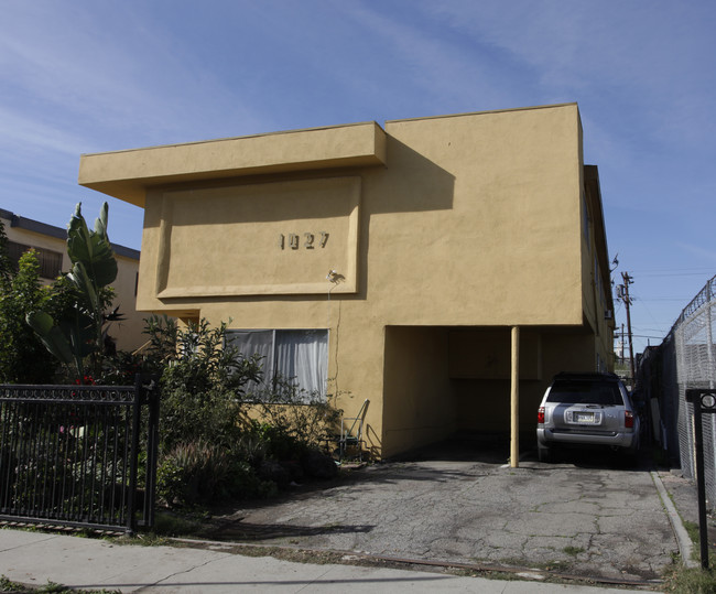 1027 N Hudson Ave in Los Angeles, CA - Building Photo - Building Photo