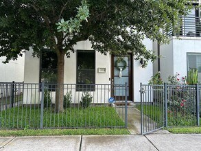 1702 Alamo St in Houston, TX - Building Photo - Building Photo