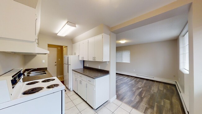 9932-9105 105 Ave in Grande Prairie, AB - Building Photo - Building Photo