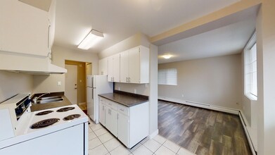 9932-9105 105 Ave in Grande Prairie, AB - Building Photo - Building Photo