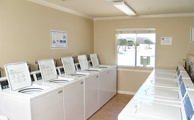 Desert Heights in Barstow, CA - Foto de edificio - Interior Photo