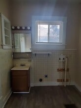 204 E 11th Ave in Hutchinson, KS - Foto de edificio - Building Photo