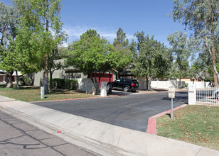 Colonia Apartment Homes - Roger in Tempe, AZ - Building Photo - Building Photo