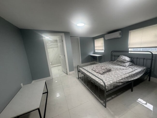 1708 NW 14th St in Fort Lauderdale, FL - Building Photo - Building Photo