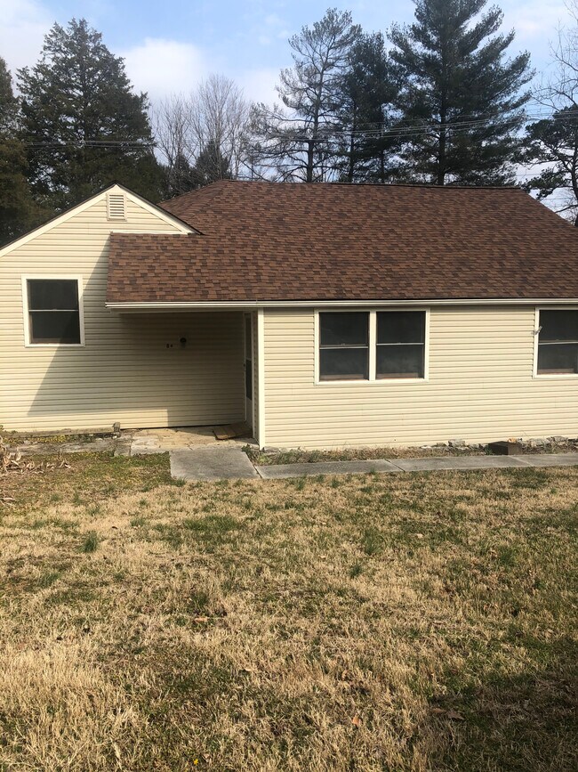 84 Hilltop Ln Rentals in Norris, TN