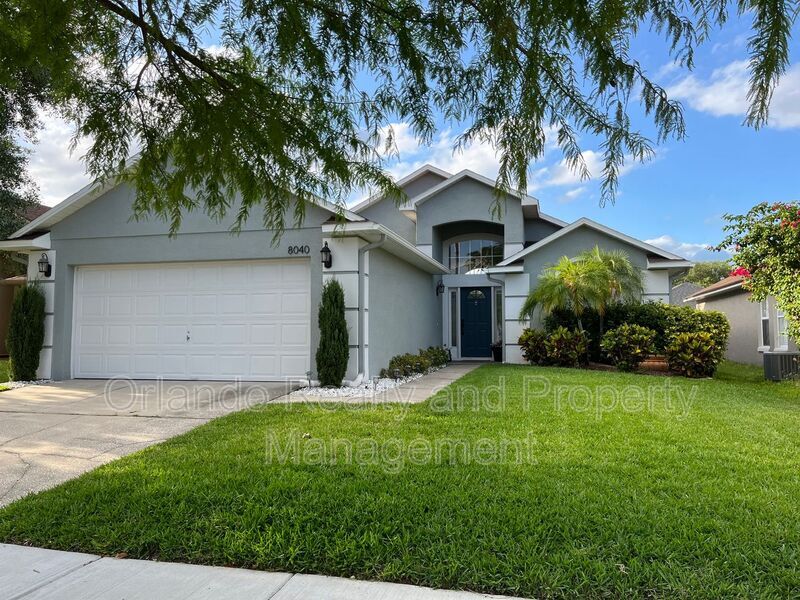 8040 Elmstone Cir in Orlando, FL - Building Photo