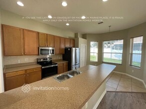 37023 Highland Bluff Cir in Dade City, FL - Building Photo - Building Photo