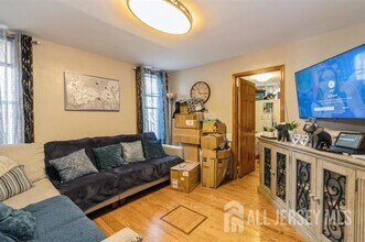 1012 Paterson Plank Rd in North Bergen, NJ - Building Photo - Building Photo