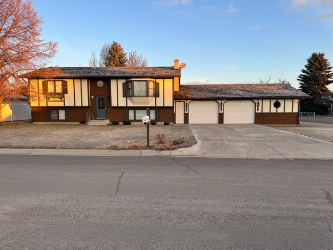 property at 1594 Boston Rd