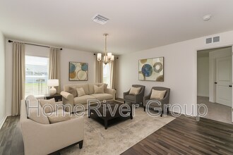 900 Wilmington Pkwy in Cape Coral, FL - Building Photo - Building Photo