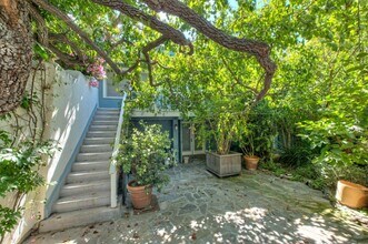 3008 3rd St, Unit B in Santa Monica, CA - Foto de edificio - Building Photo