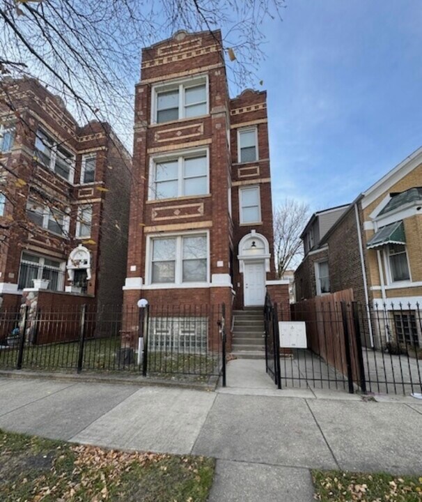 1856 S Avers Ave, Unit 1 in Chicago, IL - Building Photo