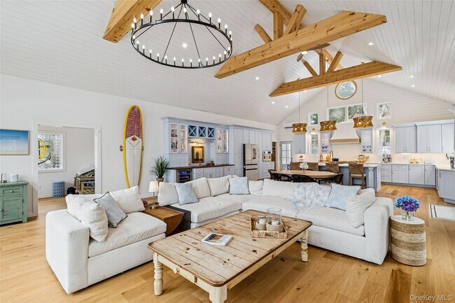 80 Louse Point Rd in East Hampton, NY - Building Photo - Building Photo