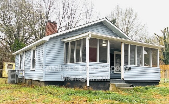 1021 Dodd St in Shelby, NC - Building Photo - Building Photo