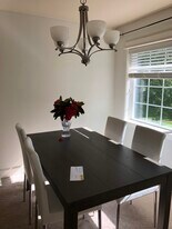 755 5th Ave NW, Unit C203 in Issaquah, WA - Building Photo