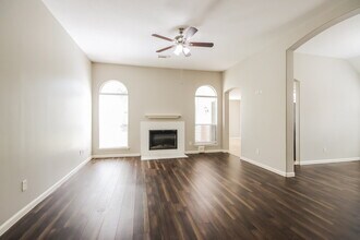 22819 Willhanna Dr in Katy, TX - Foto de edificio - Building Photo