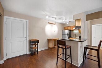 2121 N Cambridge Ave in Milwaukee, WI - Building Photo - Building Photo