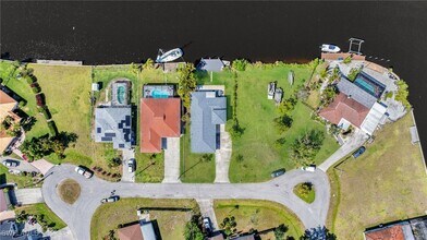 2106 E Tobago Cir in Ft. Myers, FL - Building Photo - Building Photo