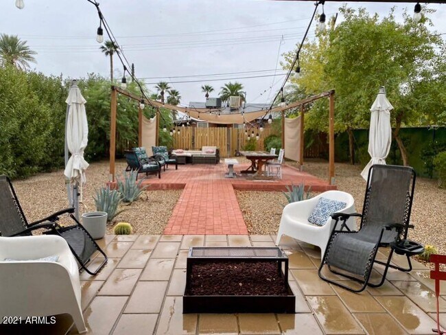 1517 E Roosevelt St in Phoenix, AZ - Foto de edificio - Building Photo