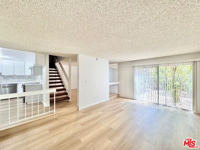 10464 Larwin Ave in Los Angeles, CA - Building Photo - Building Photo