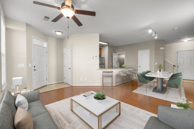 19441 Promenade Dr in Leesburg, VA - Building Photo - Building Photo